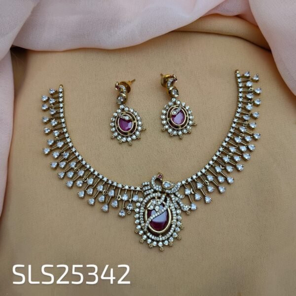 Elegance Red Pendant Necklace