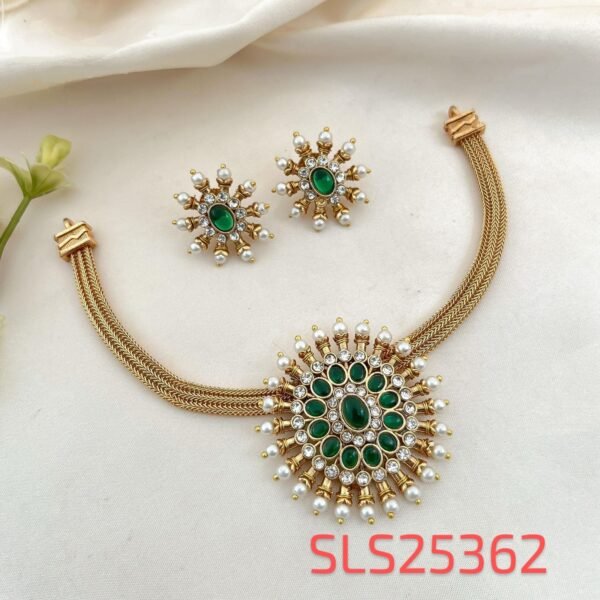 Elegant Green Stone Choker